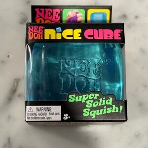Nice Cube Super Solid Squish - Blue